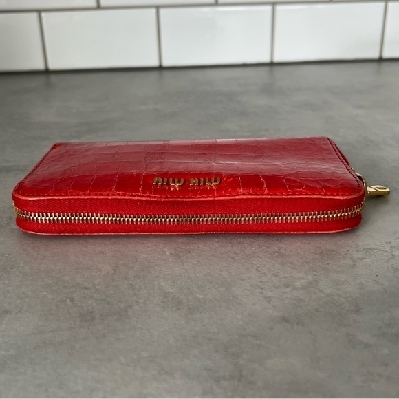 MIU Miu St. Cocco Lux Portaf in Rosso / Red - Picture 10 of 16